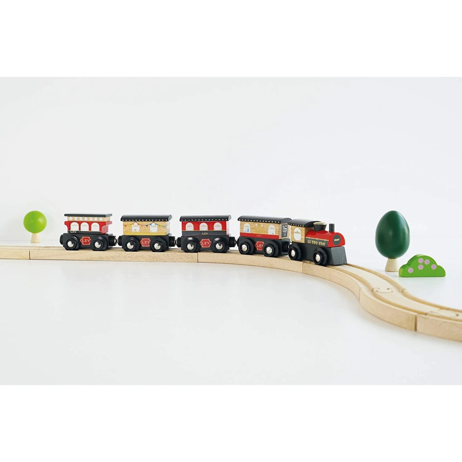 Le Toy Van Wooden Royal Express Train (Red) 3 Le Toy Van Wooden Royal Express Train (Red)